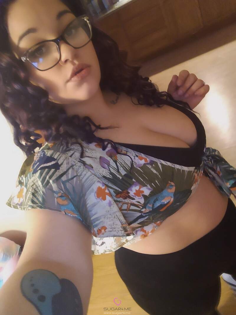 Naughty Mama Picture