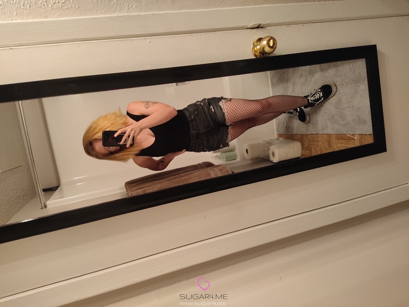 Ashhmarie1359 Picture