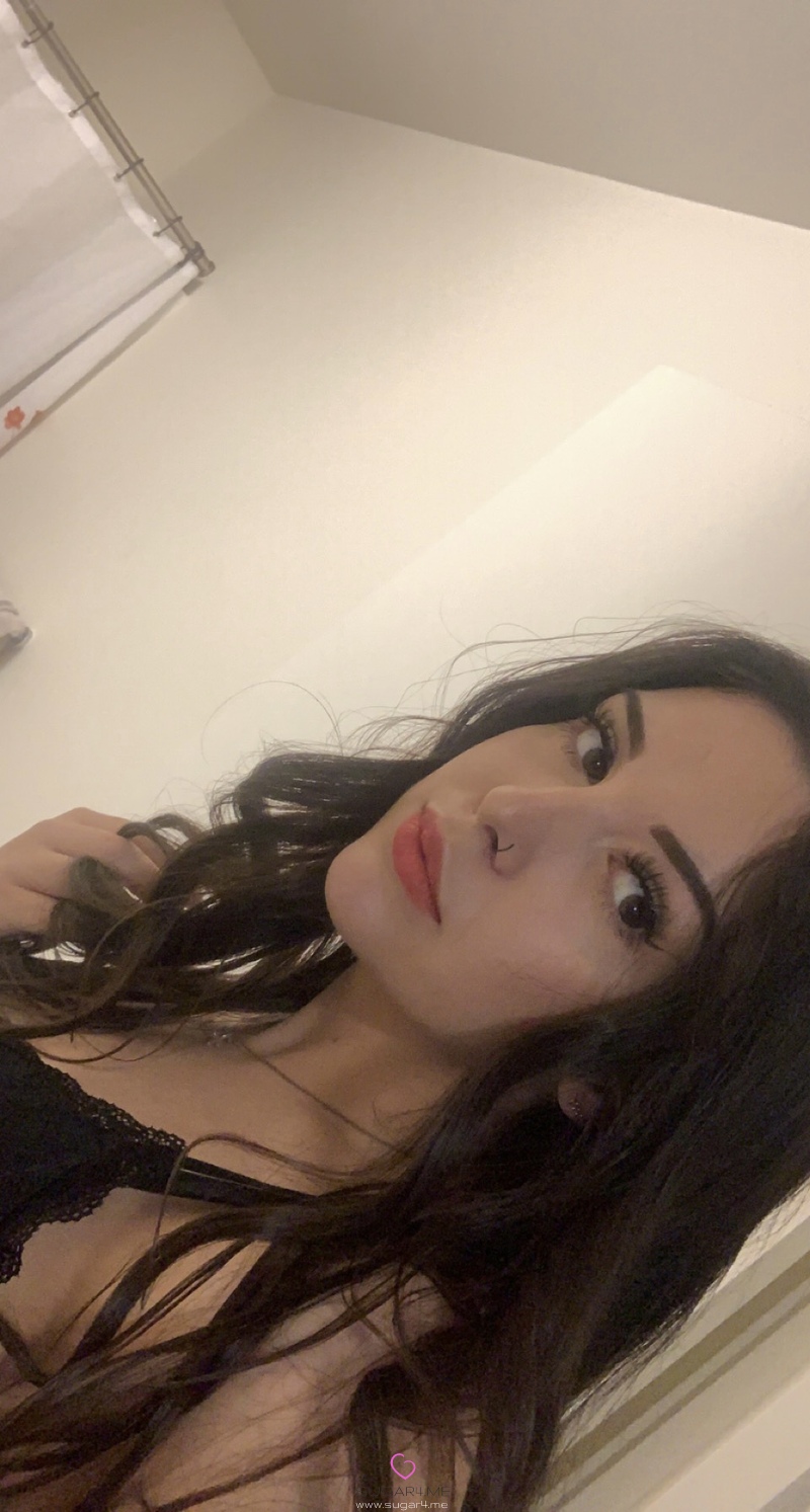 Dollface  Picture